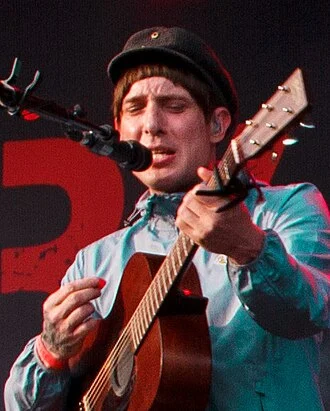 Gerry Cinnamon height profile photo