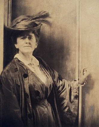 Gertrude Käsebier height profile photo