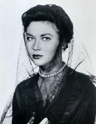 Gia Scala height profile photo