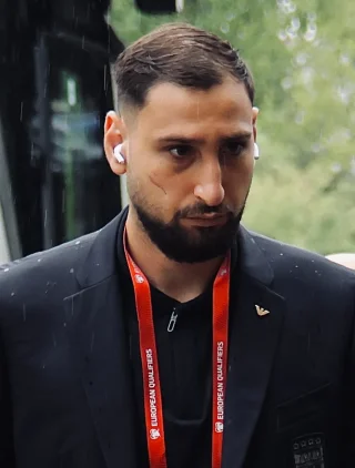 Gianluigi Donnarumma height profile photo