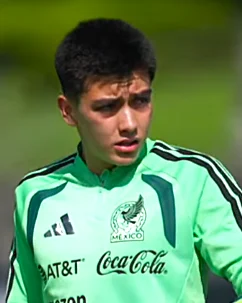 Gilberto Mora (footballer, born 2008) height profile photo