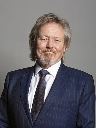 Giles Watling height profile photo