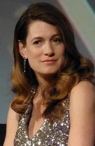 Gillian Flynn height profile photo