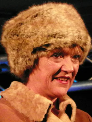 Gillian Wright height profile photo
