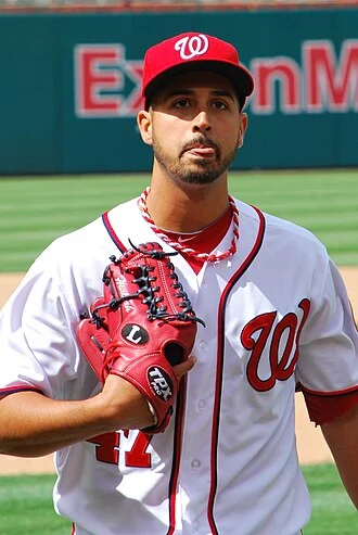 Gio González height profile photo