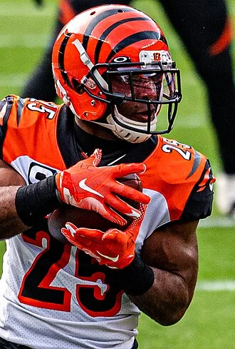 Giovani Bernard height profile photo