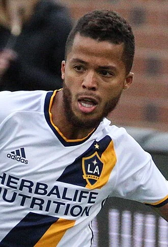 Giovani dos Santos height profile photo