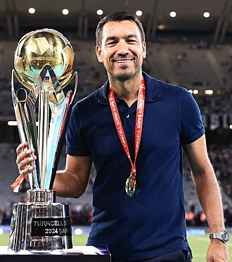 Giovanni van Bronckhorst height profile photo