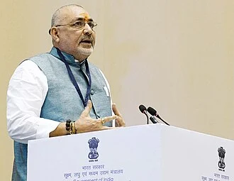 Giriraj Singh height profile photo