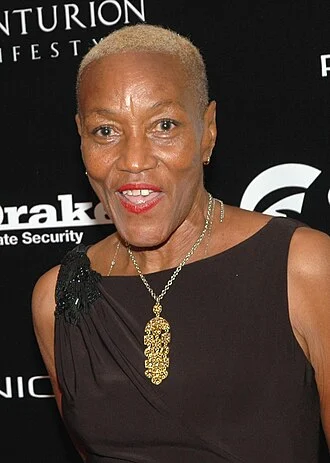 Gloria Jones height profile photo