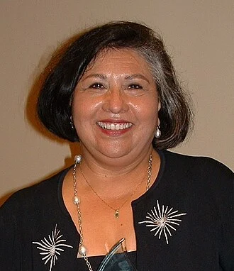 Gloria Molina height profile photo