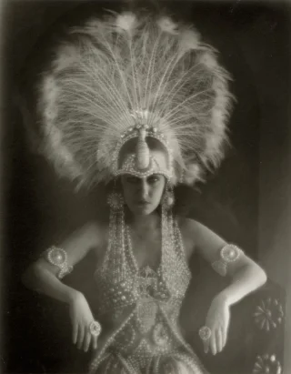 Gloria Swanson height profile photo