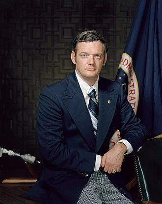 Glynn Lunney height profile photo