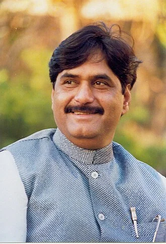 Gopinath Munde height profile photo