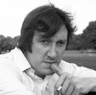 Gorden Kaye height profile photo