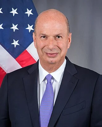 Gordon Sondland height profile photo