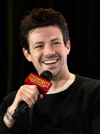 Grant Gustin height profile photo