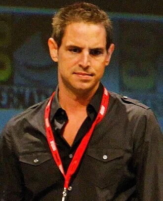 Greg Berlanti height profile photo