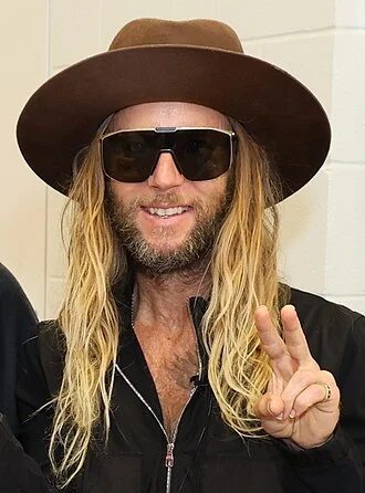 Greg Cipes height profile photo