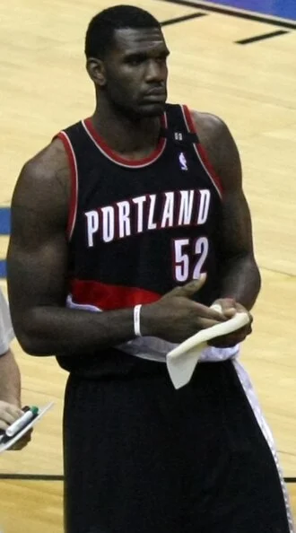 Greg Oden height profile photo