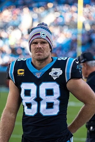 Greg Olsen (American football) height profile photo