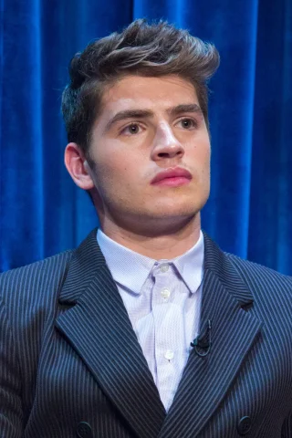 Gregg Sulkin height profile photo