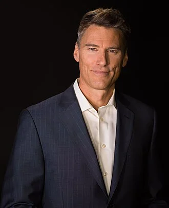 Gregor Robertson (politician) height profile photo