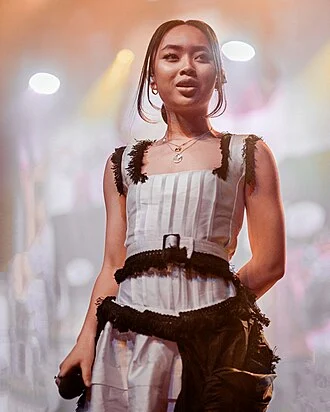 Griff (singer) height profile photo