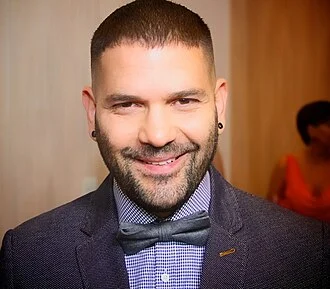 Guillermo Díaz (actor) height profile photo