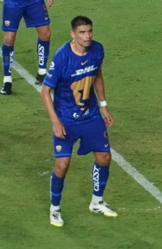 Guillermo Martínez (footballer) height profile photo