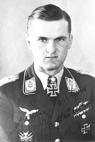 Günther Lützow height profile photo