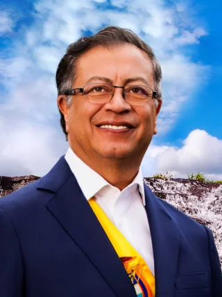 Gustavo Petro height profile photo