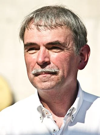 Gustl Mollath height profile photo
