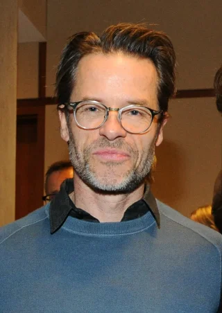 Guy Pearce height profile photo