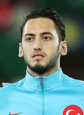 Hakan Çalhanoğlu height profile photo