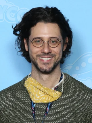 Hale Appleman height profile photo