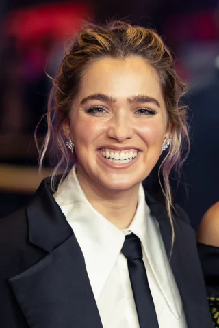 Haley Lu Richardson height profile photo