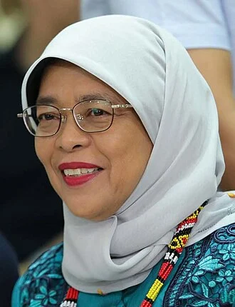 Halimah Yacob height profile photo
