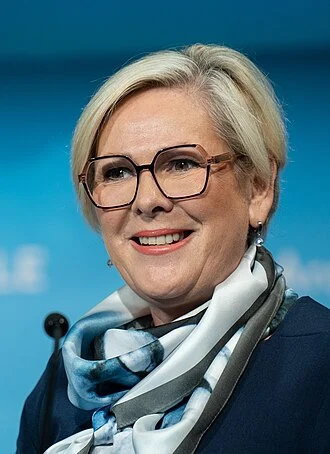 Halla Tómasdóttir height profile photo