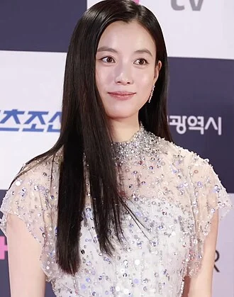 Han Hyo-joo height profile photo