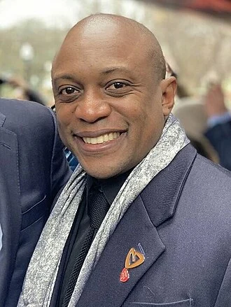 Hank Willis Thomas height profile photo