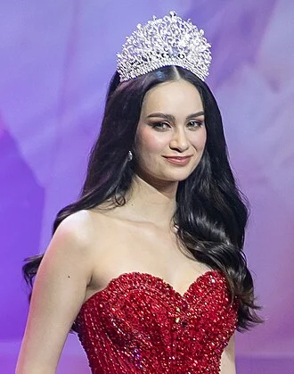 Hannah Arnold (beauty queen) height profile photo