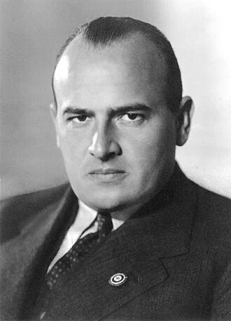 Hans Frank height profile photo