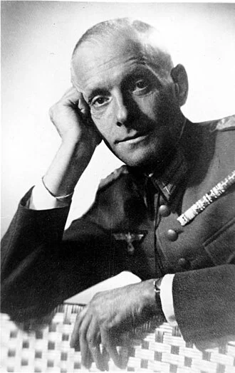 Hans Oster height profile photo