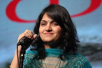 Harini (singer) height profile photo