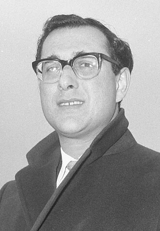 Harold Pinter height profile photo