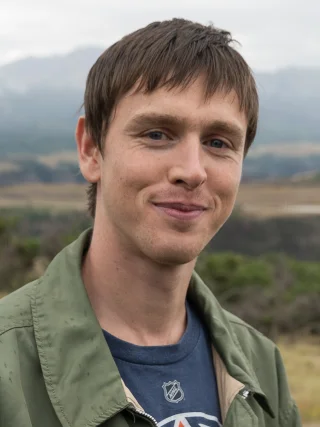 Harris Dickinson height profile photo