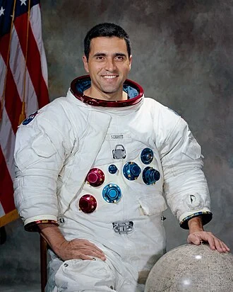 Harrison Schmitt height profile photo