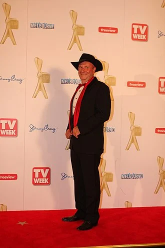 Harry Cooper (veterinarian) height profile photo