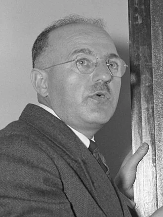 Harry Dexter White height profile photo